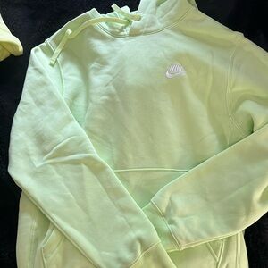 Men’s Nike Sweatshirt